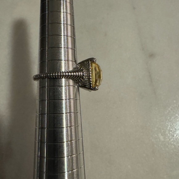 Judith Ripka Canary Crystal and SS size 7 ring - Picture 3 of 5